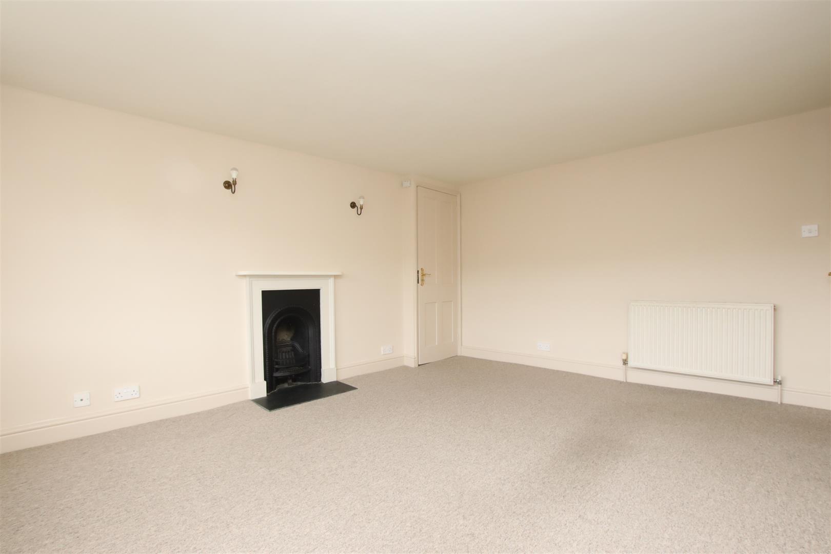 Beaufort East, Bath, BA1